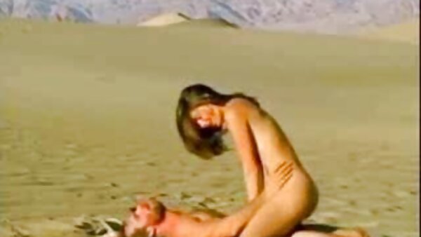 ஸ்வீட் ப்லண்ட் பேப் தனது BF முன் மிருகத்தனமான பையனுடன் ஃபக்ஸ் செய்கிறாள்