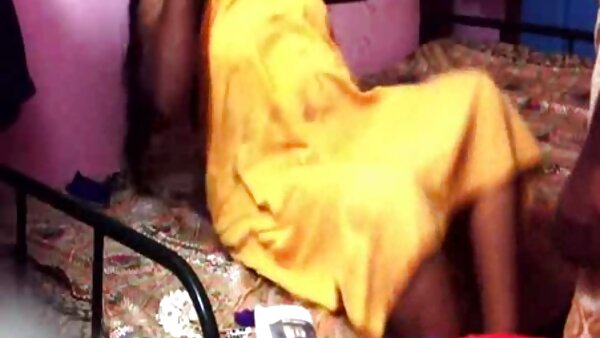 அஸ்டாஸ்டிக் மஞ்சள் நிற டீன் ஏலி ஆன் தனது ஆணுடன் வேகவைத்த நாய் பாணியில் உடலுறவு கொண்டார்