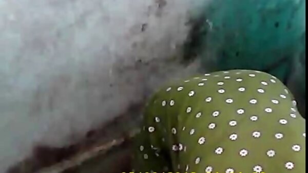 ஸ்பை கேமில் நாய்க்குட்டியை குடுத்த பெரிய கொள்ளையடிக்கும் கிங்கி பாலிட் அழகி