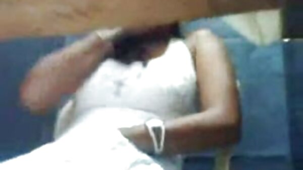 ராட்சத புண்டை கொண்ட அழுக்கு வேசி லிஸ்ஸா ஆழமான புளோஜாப் கொடுக்கிறது